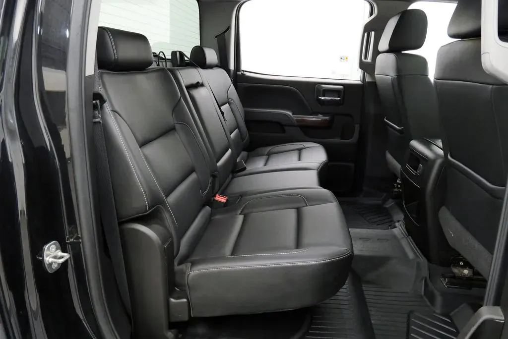 Used 2019 GMC Sierra 2500 SLT w/ Driver Alert Package AWD/4WD image 19