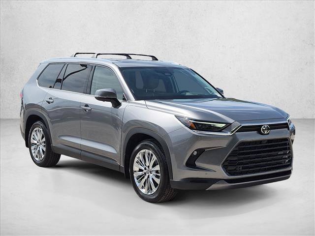 Used 2025 Toyota Grand Highlander AWD image 3
