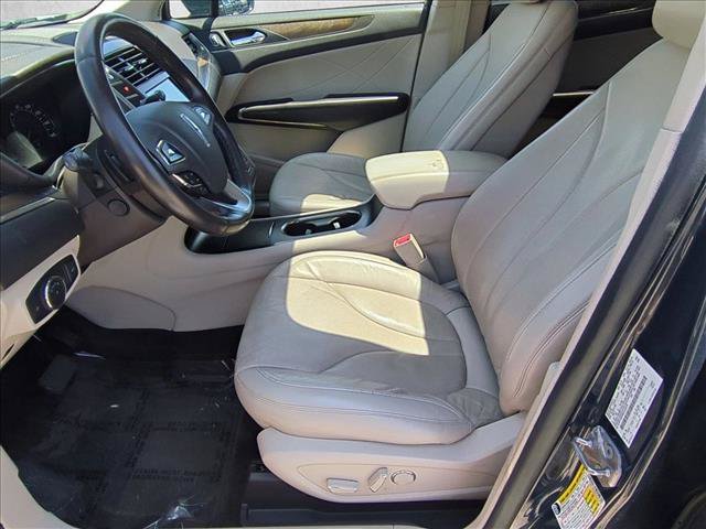Used 2019 Lincoln MKC Reserve w/ MKC Climate Package AWD/4WD image 17