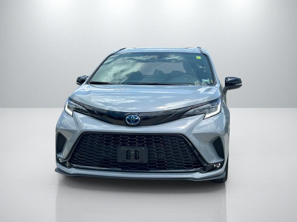Certified 2025 Toyota Sienna XSE w/ XSE Premium Package AWD/4WD image 2
