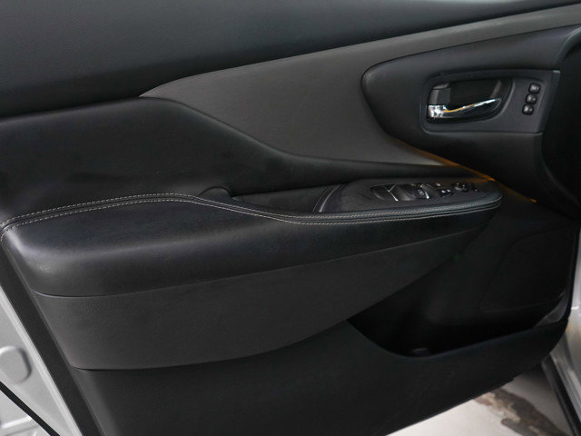 Used 2019 Nissan Murano SL image 16