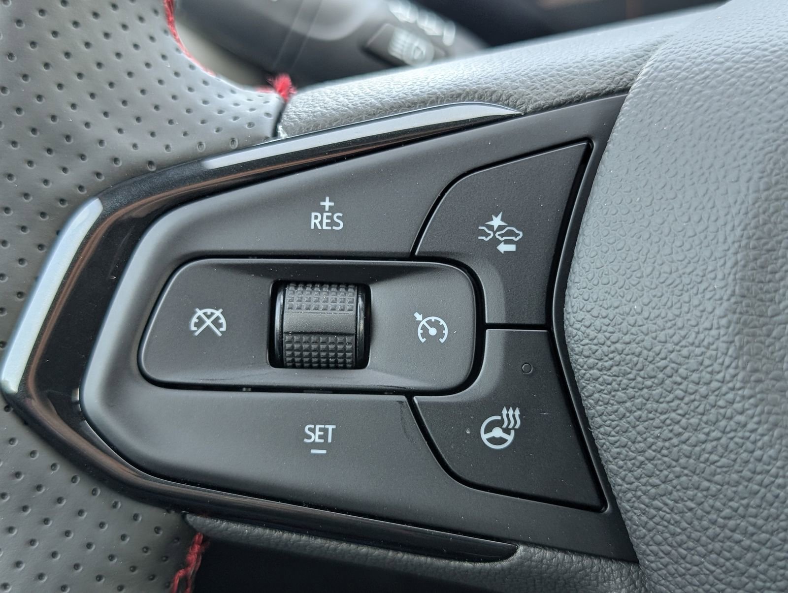 New 2026 Chevrolet Trax RS w/ Driver Confidence Package FWD image 19