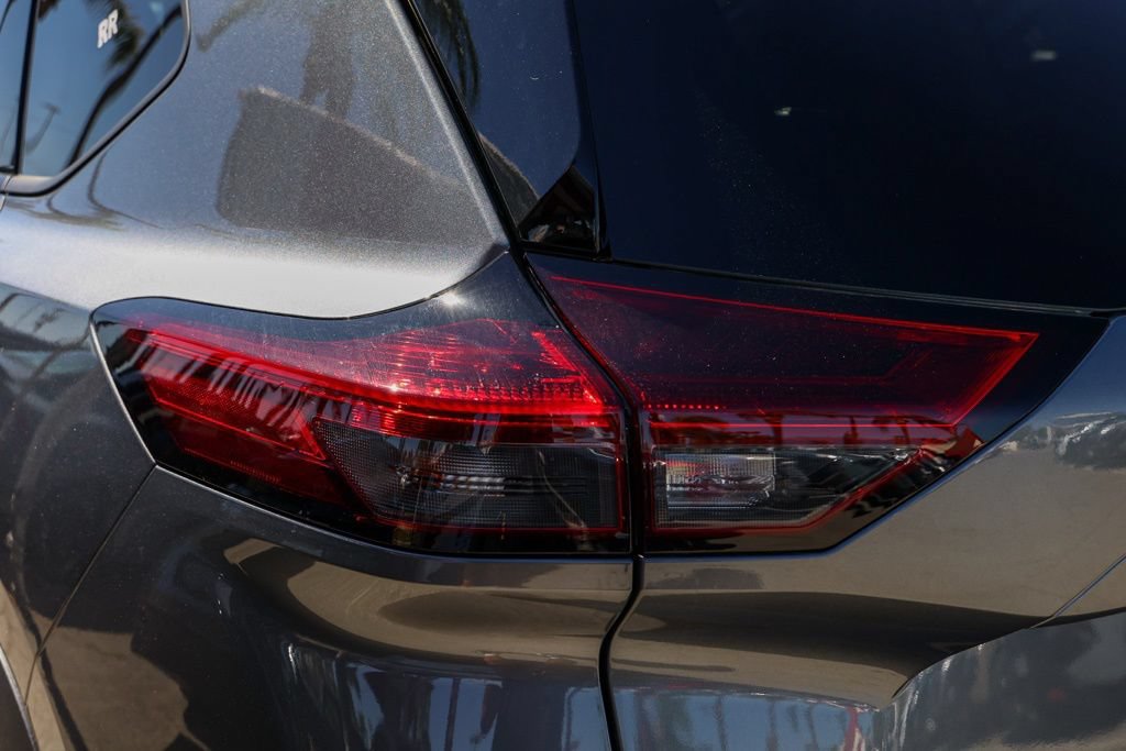 New 2026 Nissan Rogue Dark Armor FWD image 7