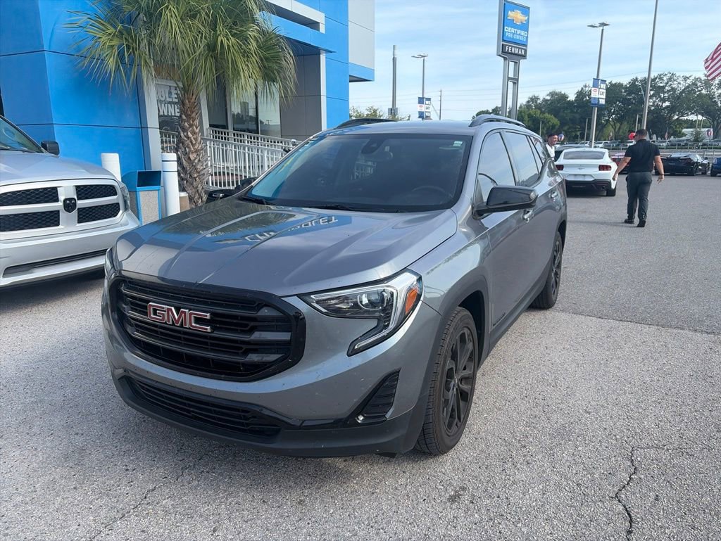 Used 2020 GMC Terrain SLE w/ Elevation Edition FWD image 2