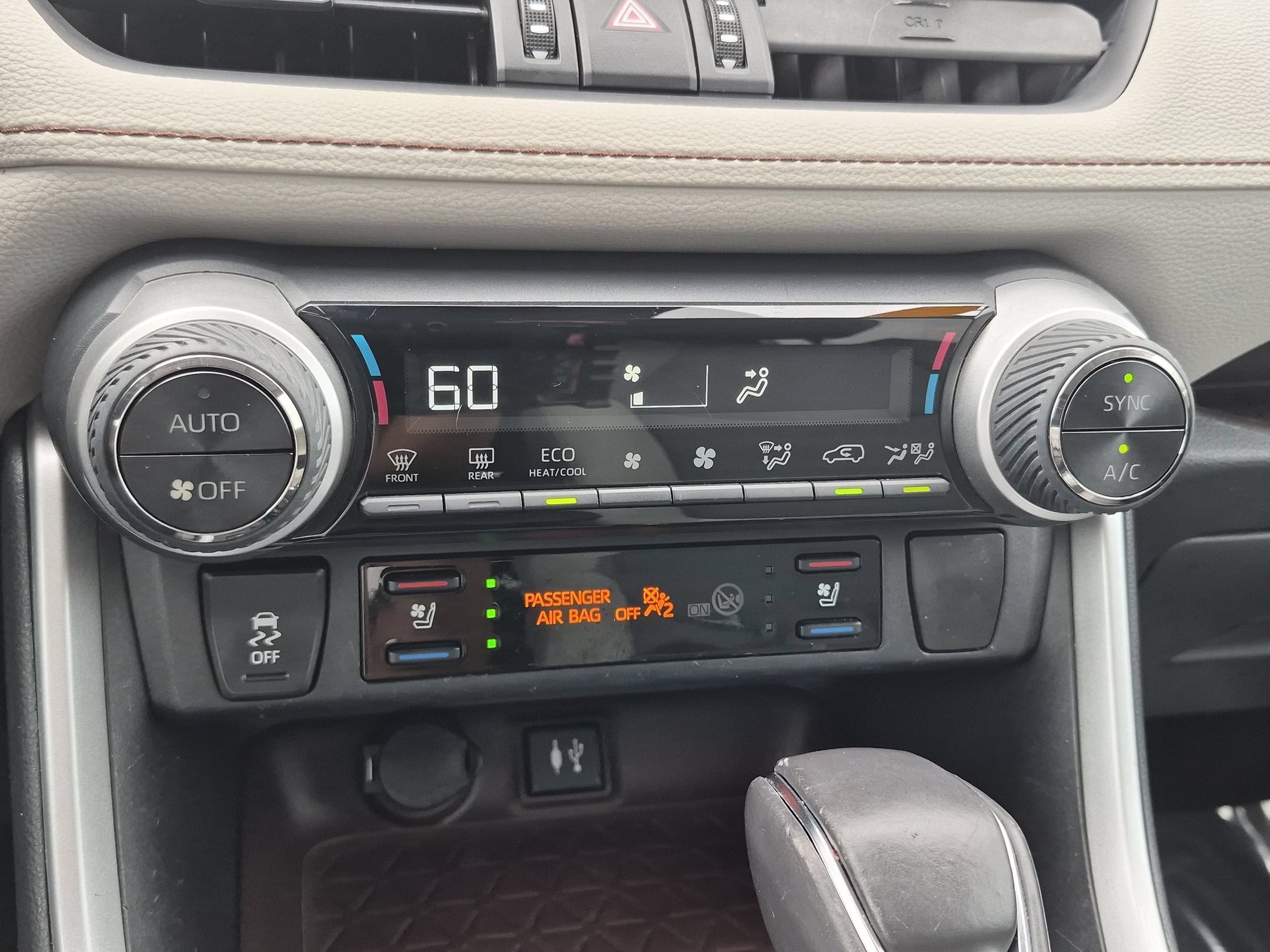 Used 2019 Toyota RAV4 Limited w/ Cold Weather Package AWD/4WD image 22