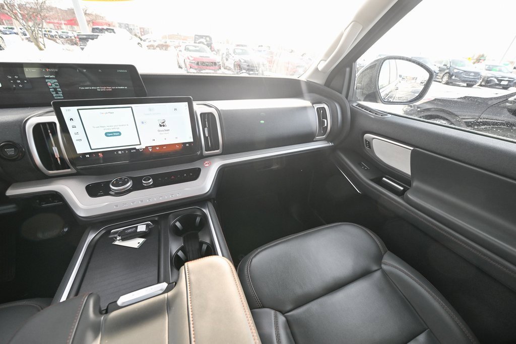 Certified 2025 Ford Expedition Active image 29