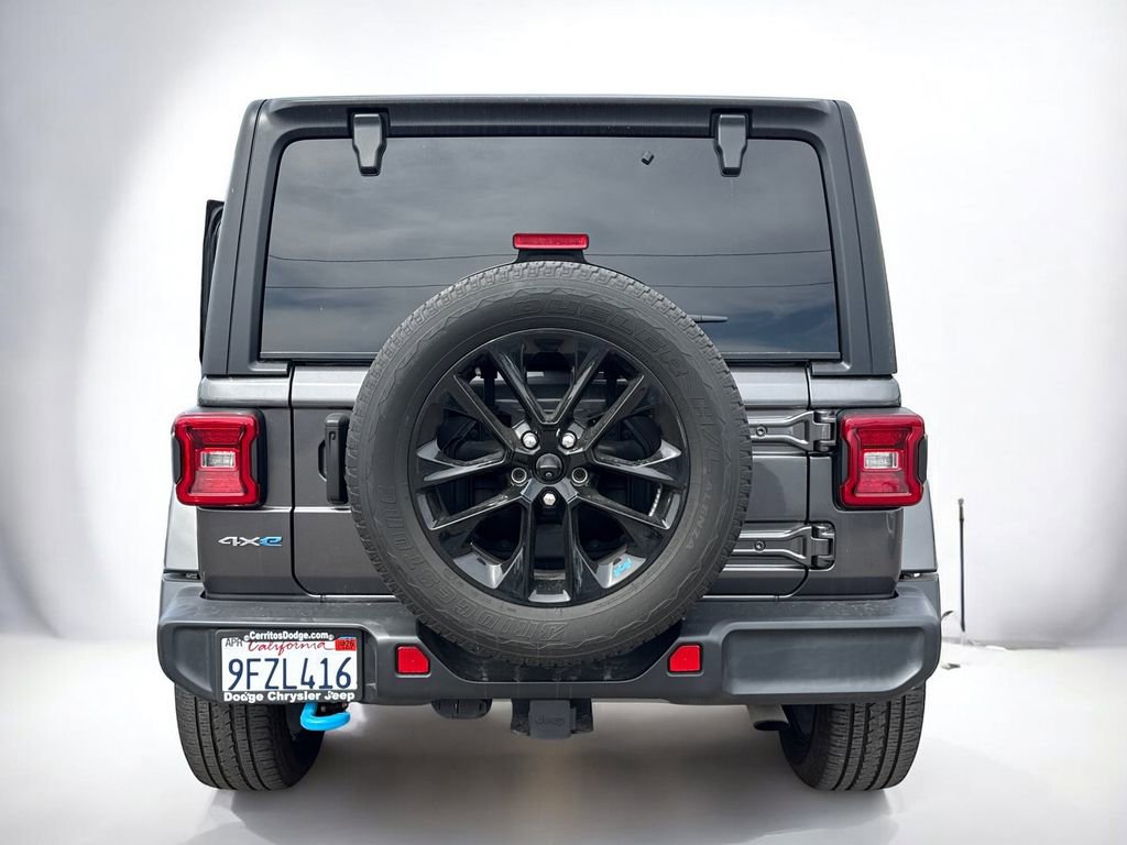 Used 2023 Jeep Wrangler Unlimited Sahara image 5