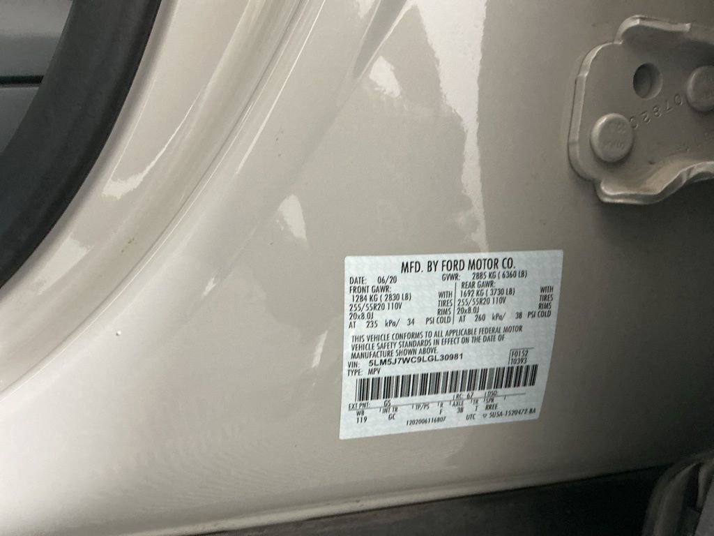 Used 2020 Lincoln Aviator Reserve image 32