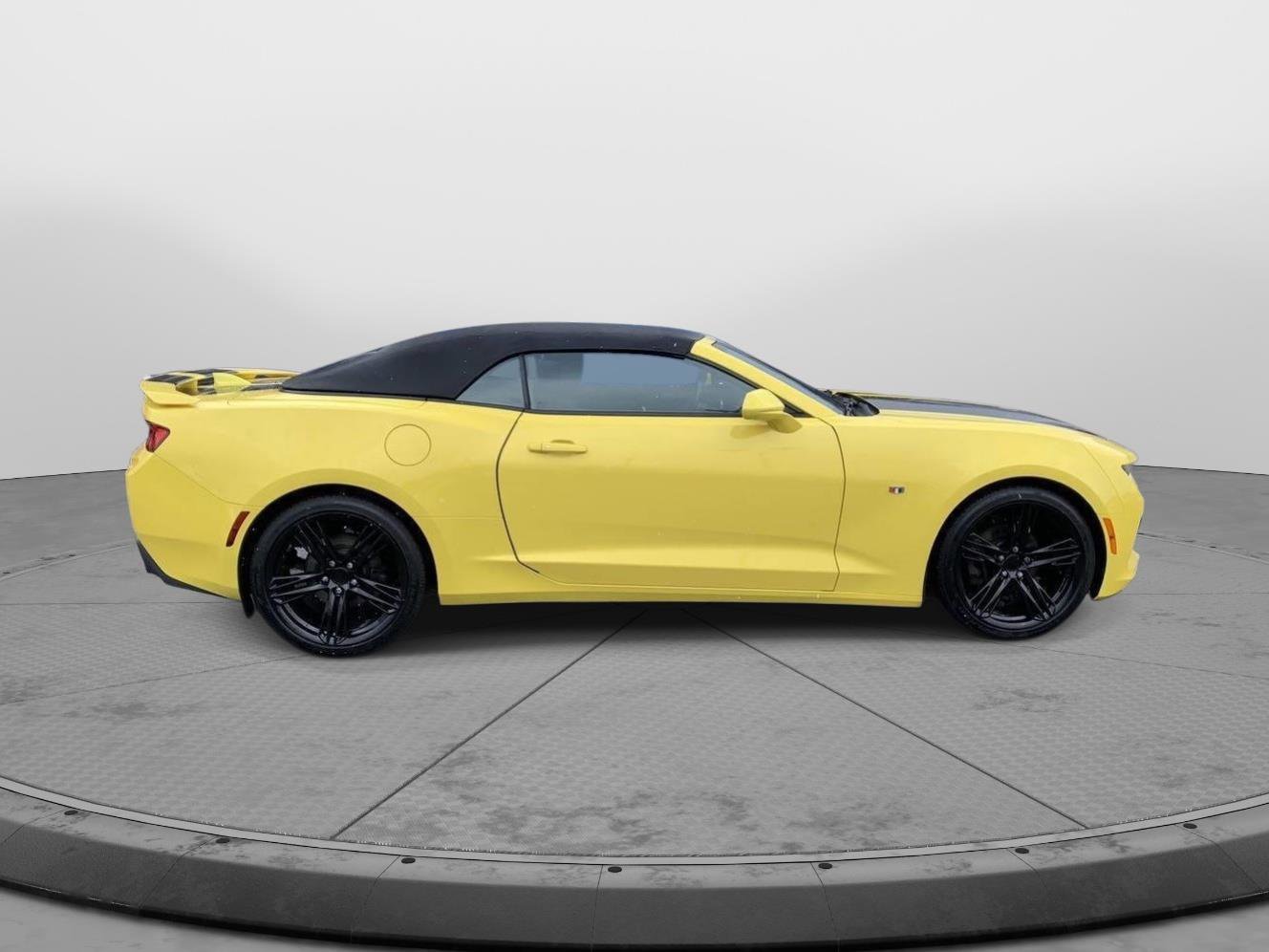 Used 2017 Chevrolet Camaro LT w/ RS Package image 2