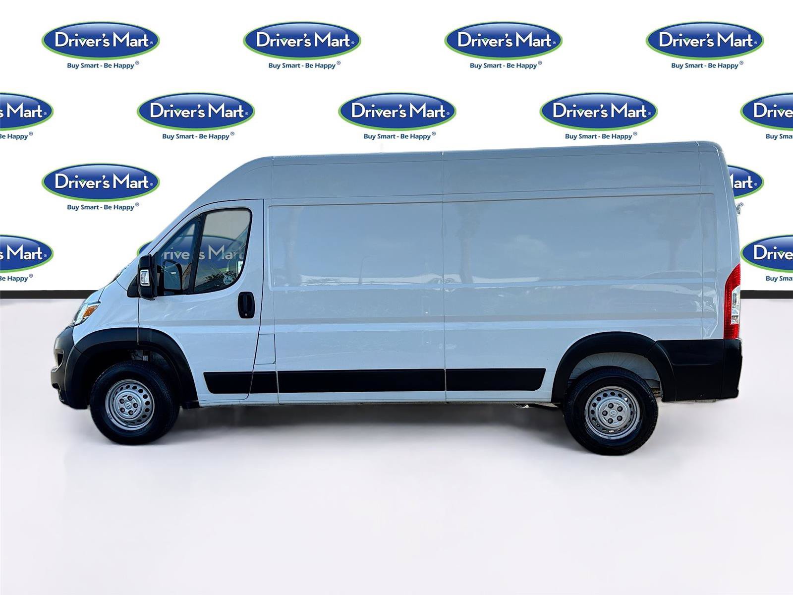 Used 2025 RAM ProMaster 2500 w/ Convenience Group FWD image 4