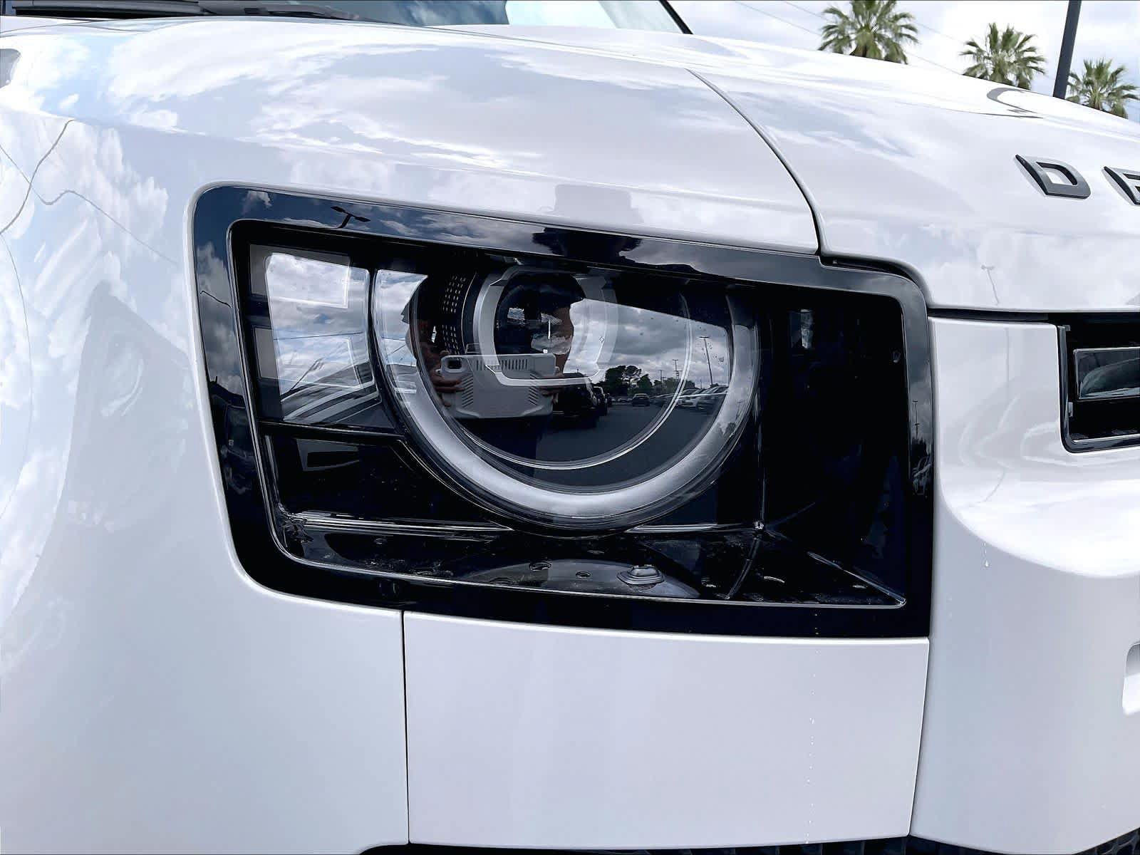 New 2026 Land Rover Defender 110 X-Dynamic SE AWD/4WD image 33