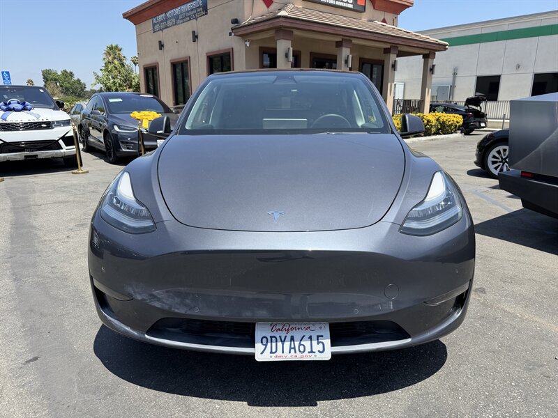 Used 2022 Tesla Model Y Long Range AWD/4WD image 2