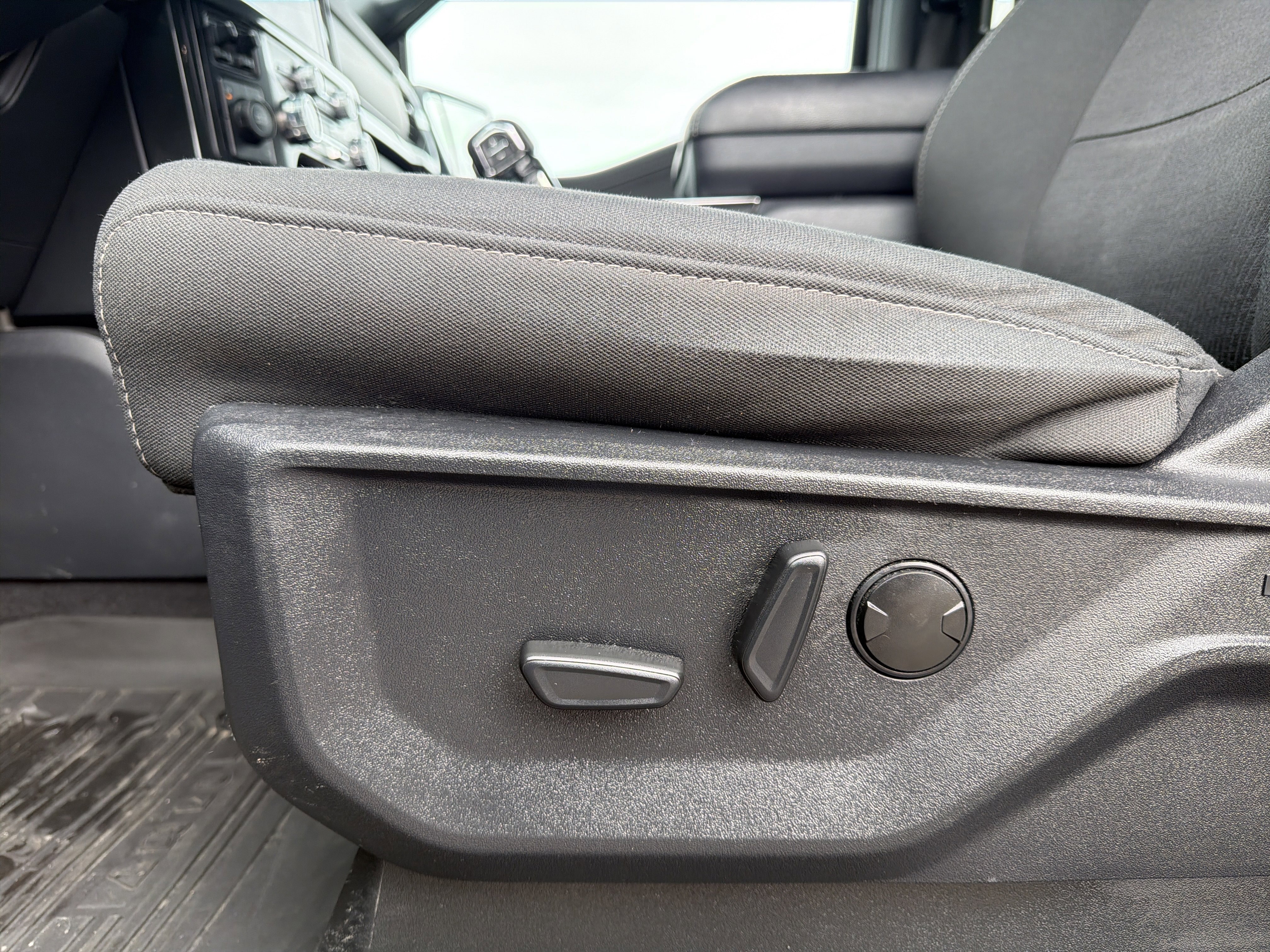 Used 2023 Ford F150 XLT w/ Equipment Group 302A High image 25