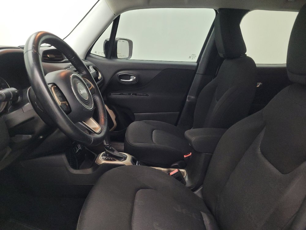 Used 2017 Jeep Renegade Latitude FWD image 17