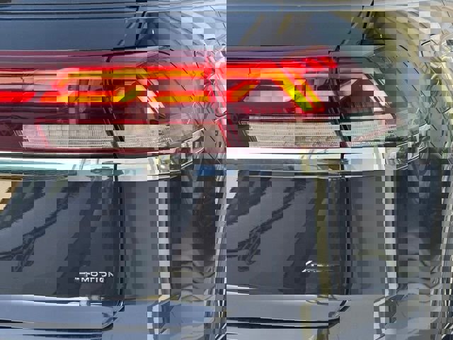 New 2026 Volkswagen Atlas Cross Sport SEL Premium R-Line image 17