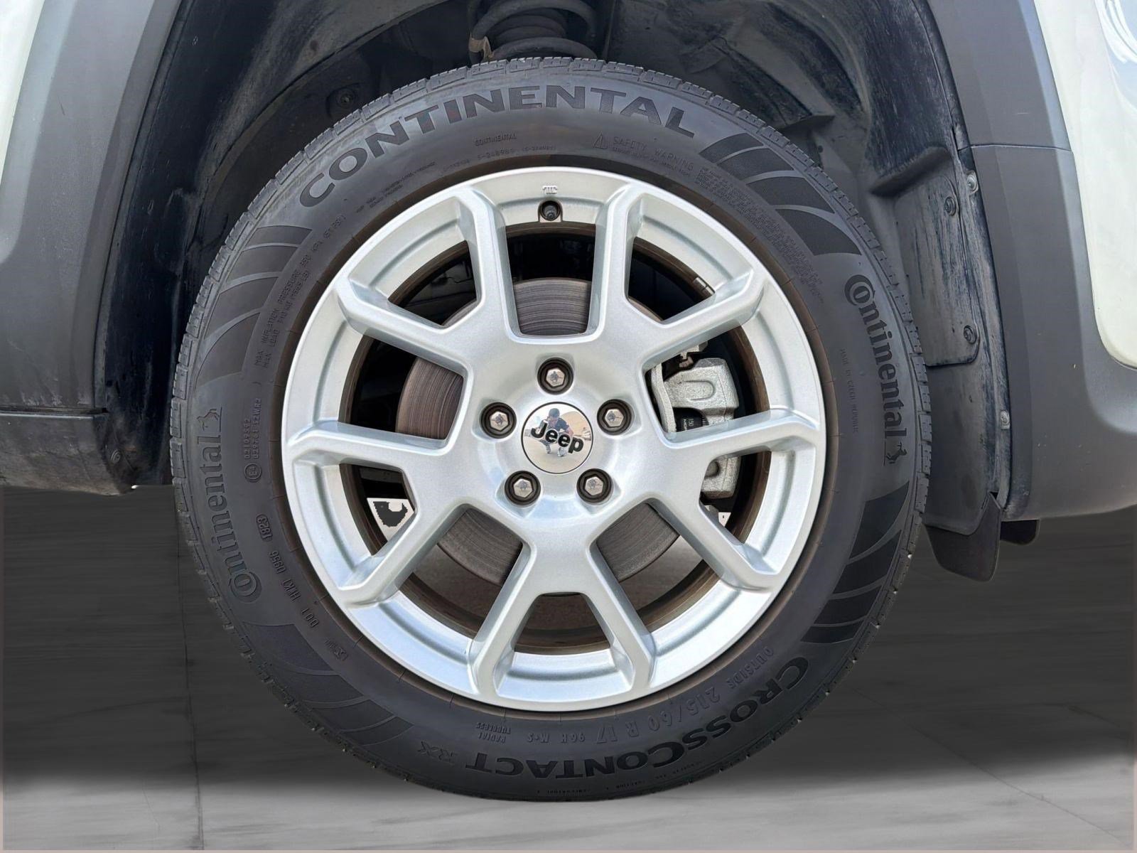 Used 2023 Jeep Renegade Latitude AWD/4WD image 11