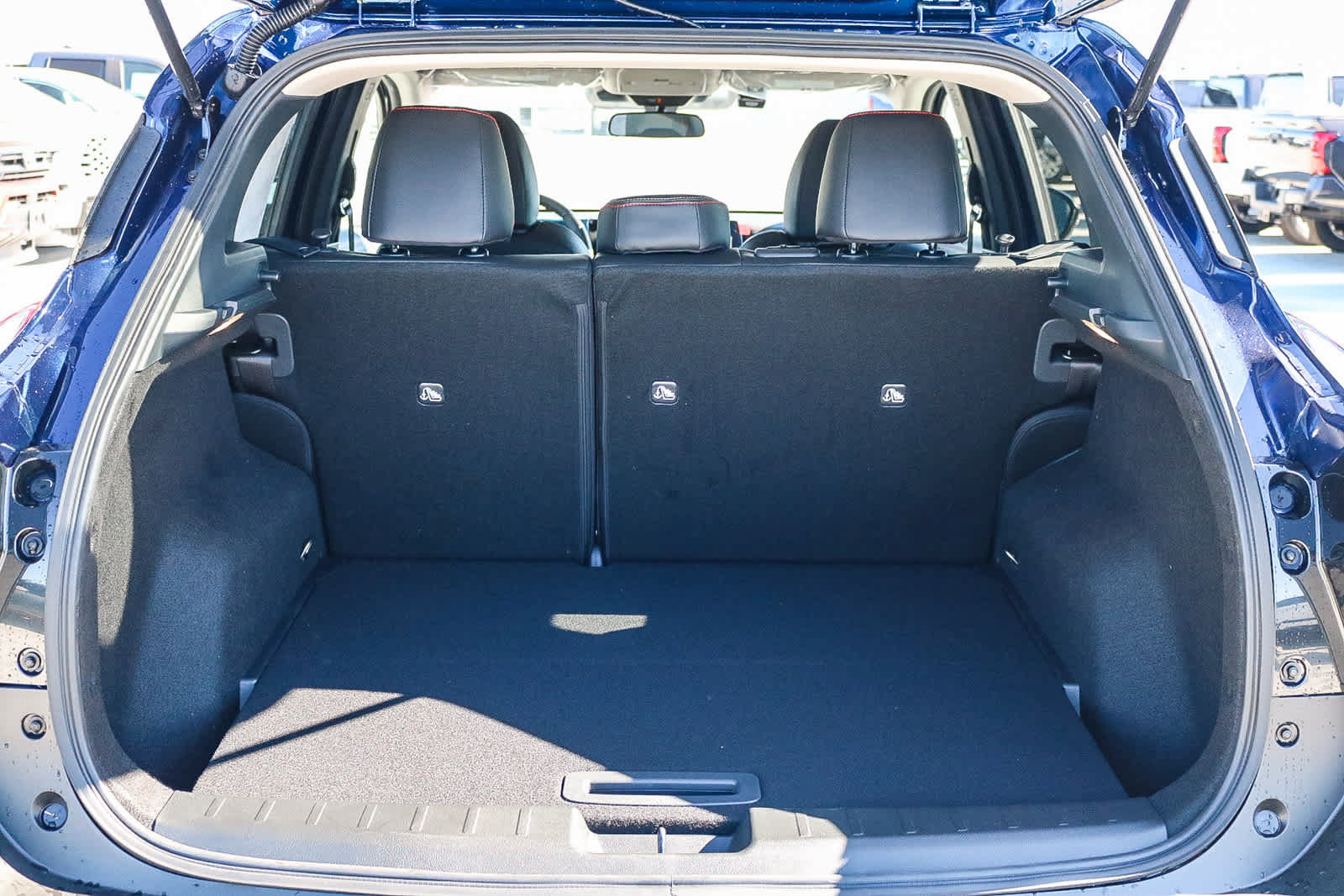 New 2026 Nissan Kicks SR FWD image 12
