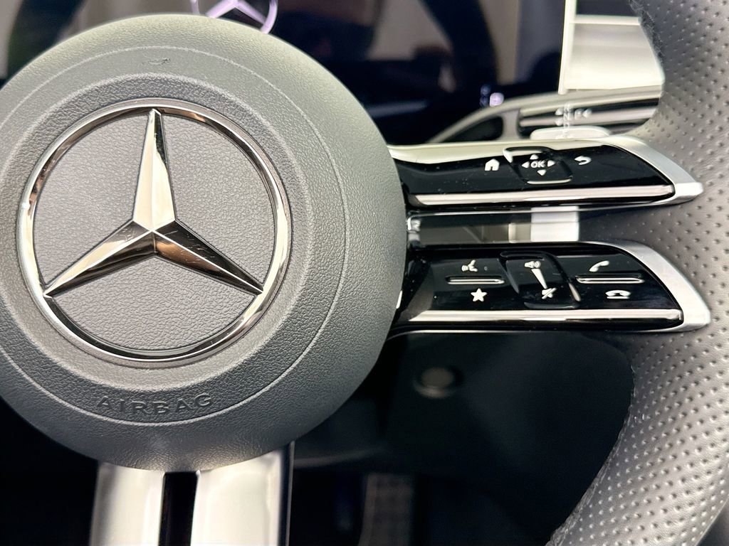 Used 2026 Mercedes-Benz CLE 300 4MATIC Cabriolet image 12