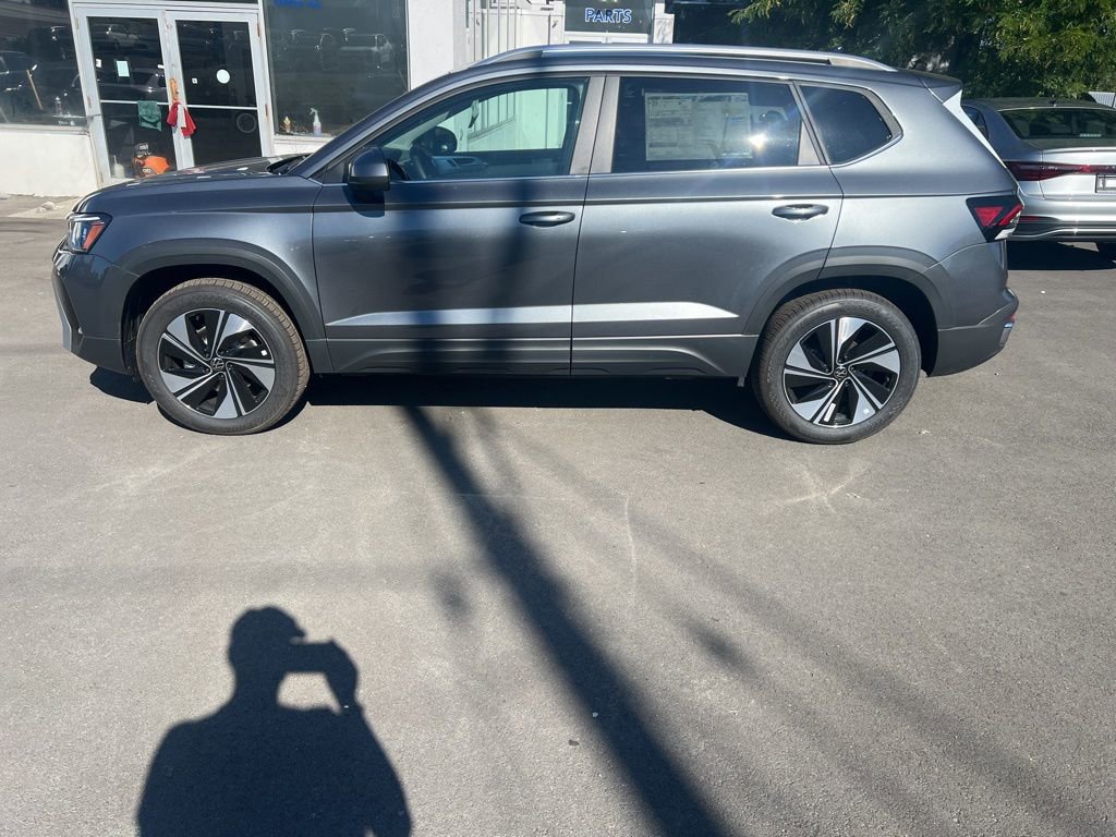New 2025 Volkswagen Taos SE image 13