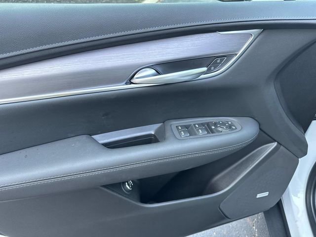 New 2025 Cadillac XT5 Luxury image 15