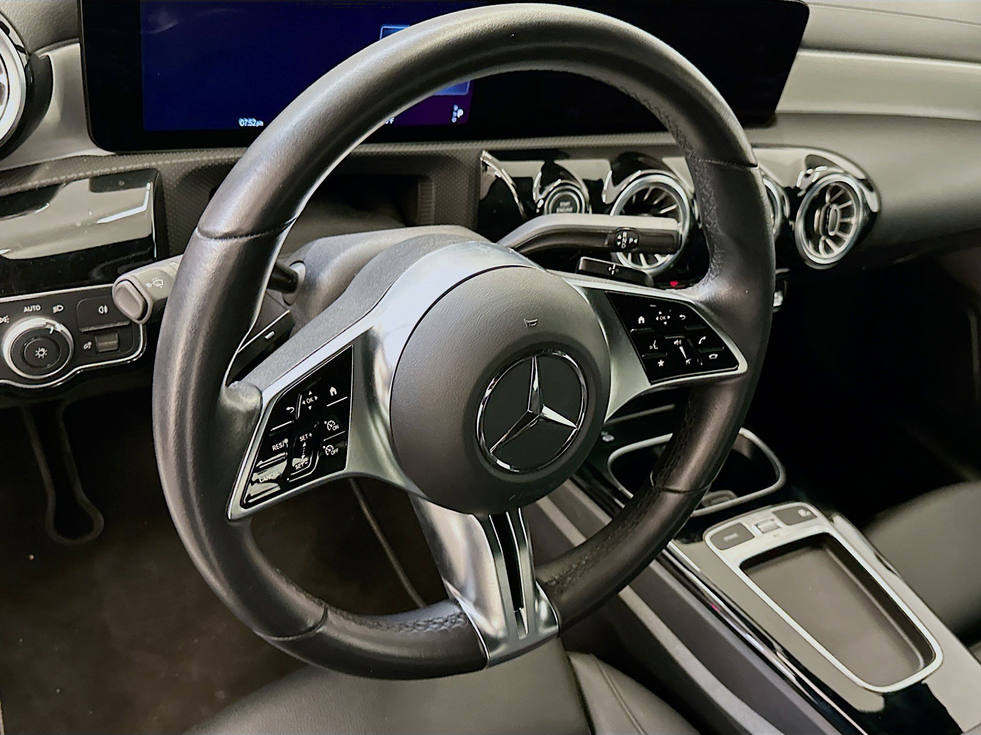 Used 2025 Mercedes-Benz CLA 250 4MATIC image 18