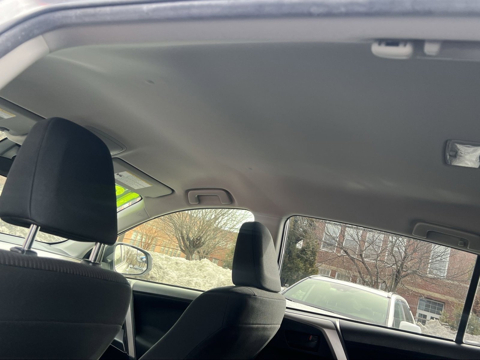 Used 2018 Toyota RAV4 LE image 22