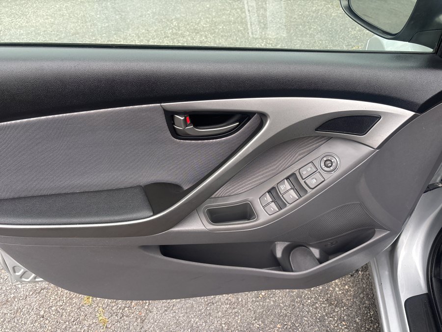 Used 2013 Hyundai Elantra GLS w/ Preferred Pkg FWD image 12
