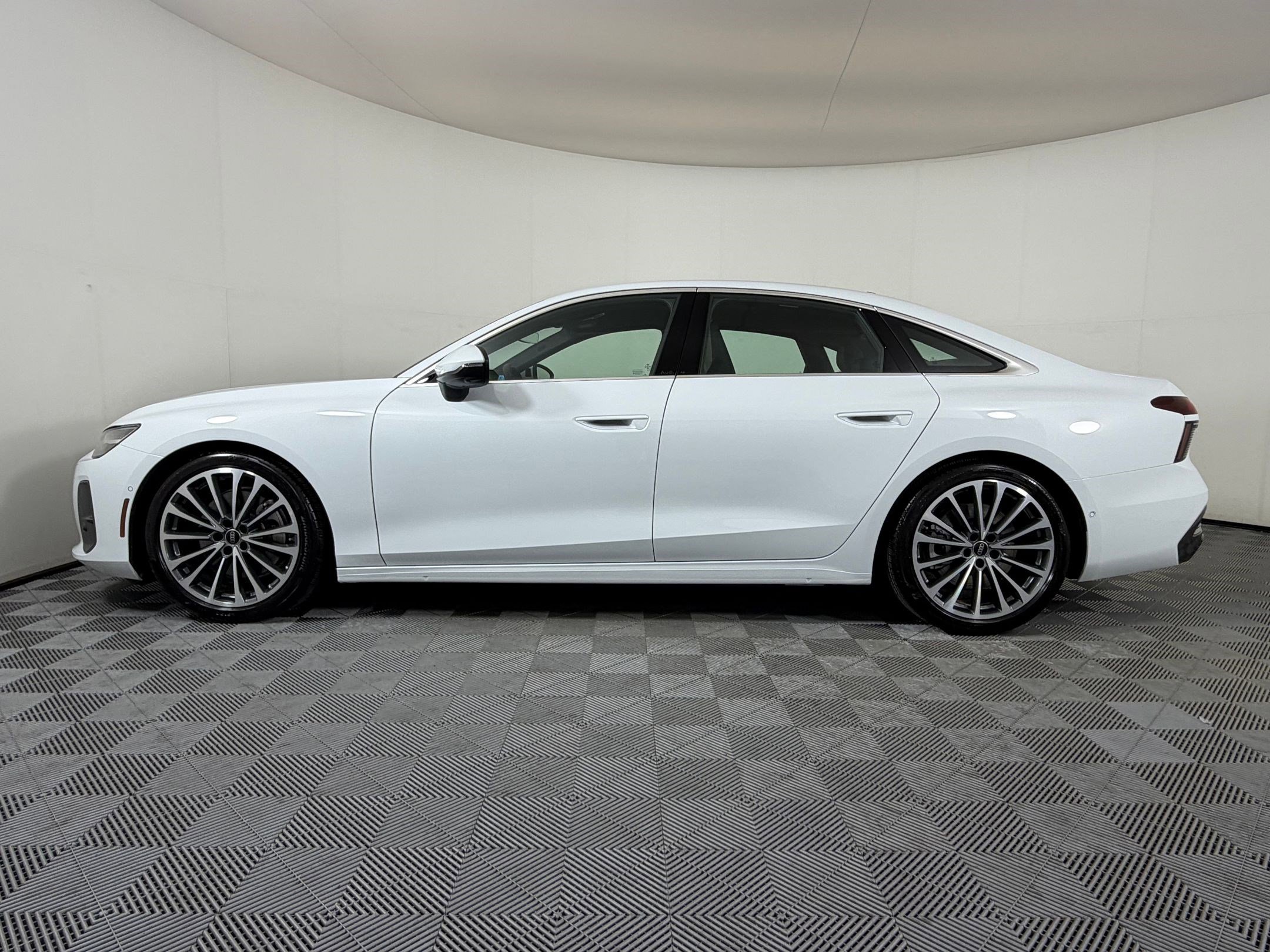 Used 2026 Audi A6 Prestige w/ Audi Exclusive Design Package AWD/4WD image 2