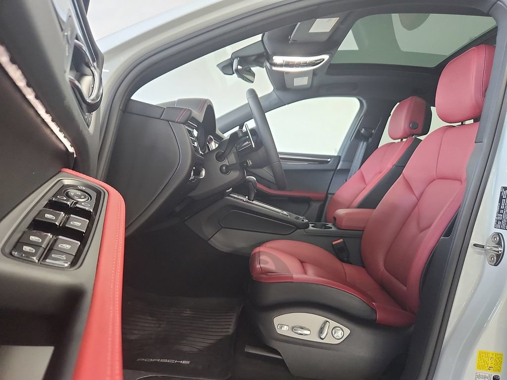 New 2026 Porsche Macan Turbo AWD/4WD image 5