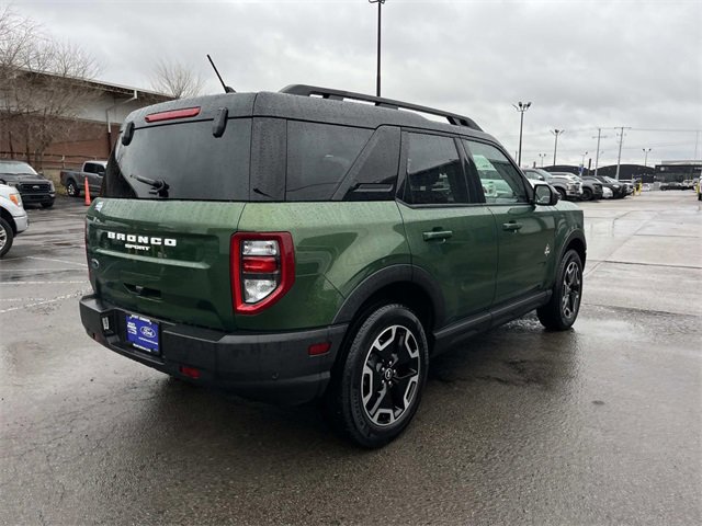 Used 2024 Ford Bronco Sport Outer Banks w/ Tech Package image 3