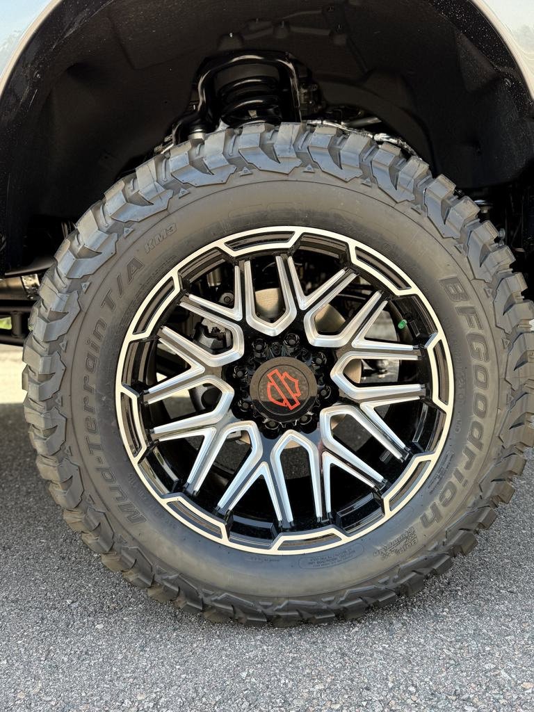 New 2025 Ford F250 Lariat w/ Lariat Ultimate Package image 37