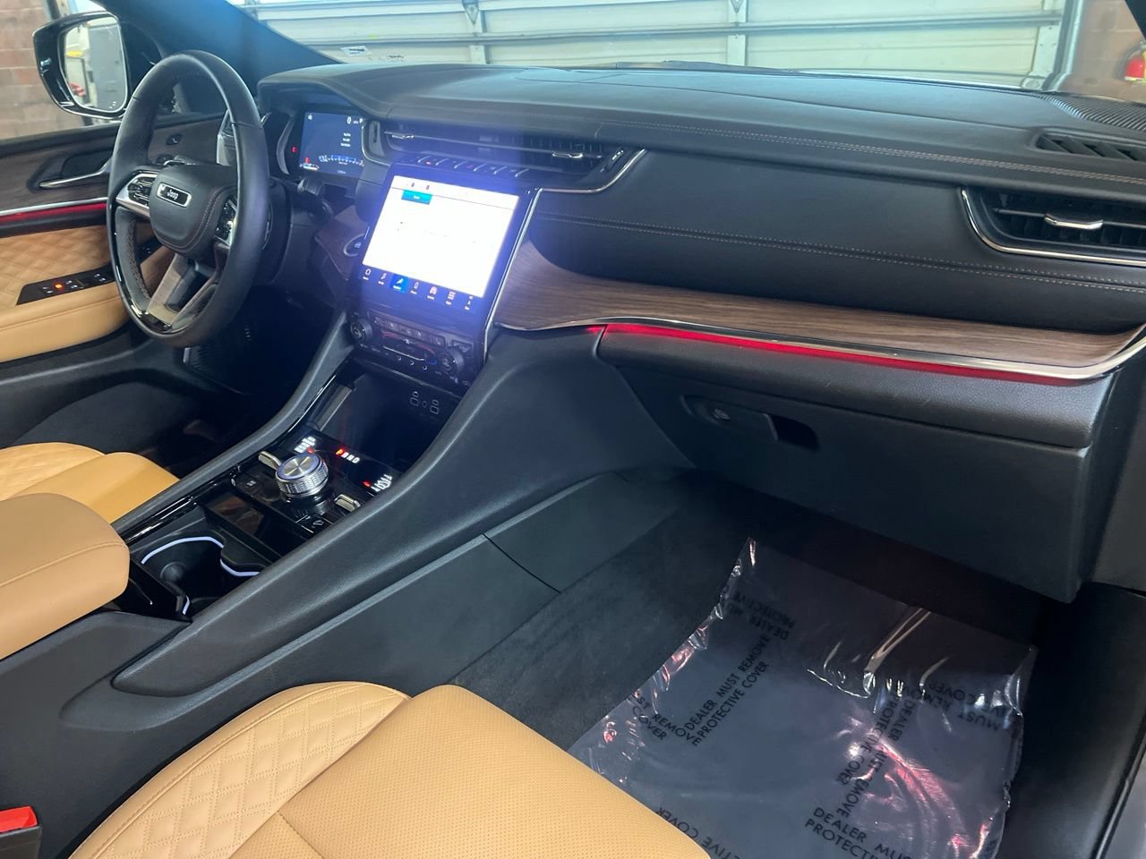 Used 2025 Jeep Grand Cherokee Summit AWD/4WD image 18