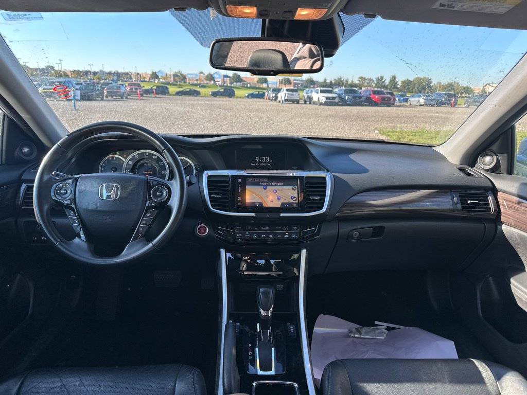 Used 2016 Honda Accord Touring image 19