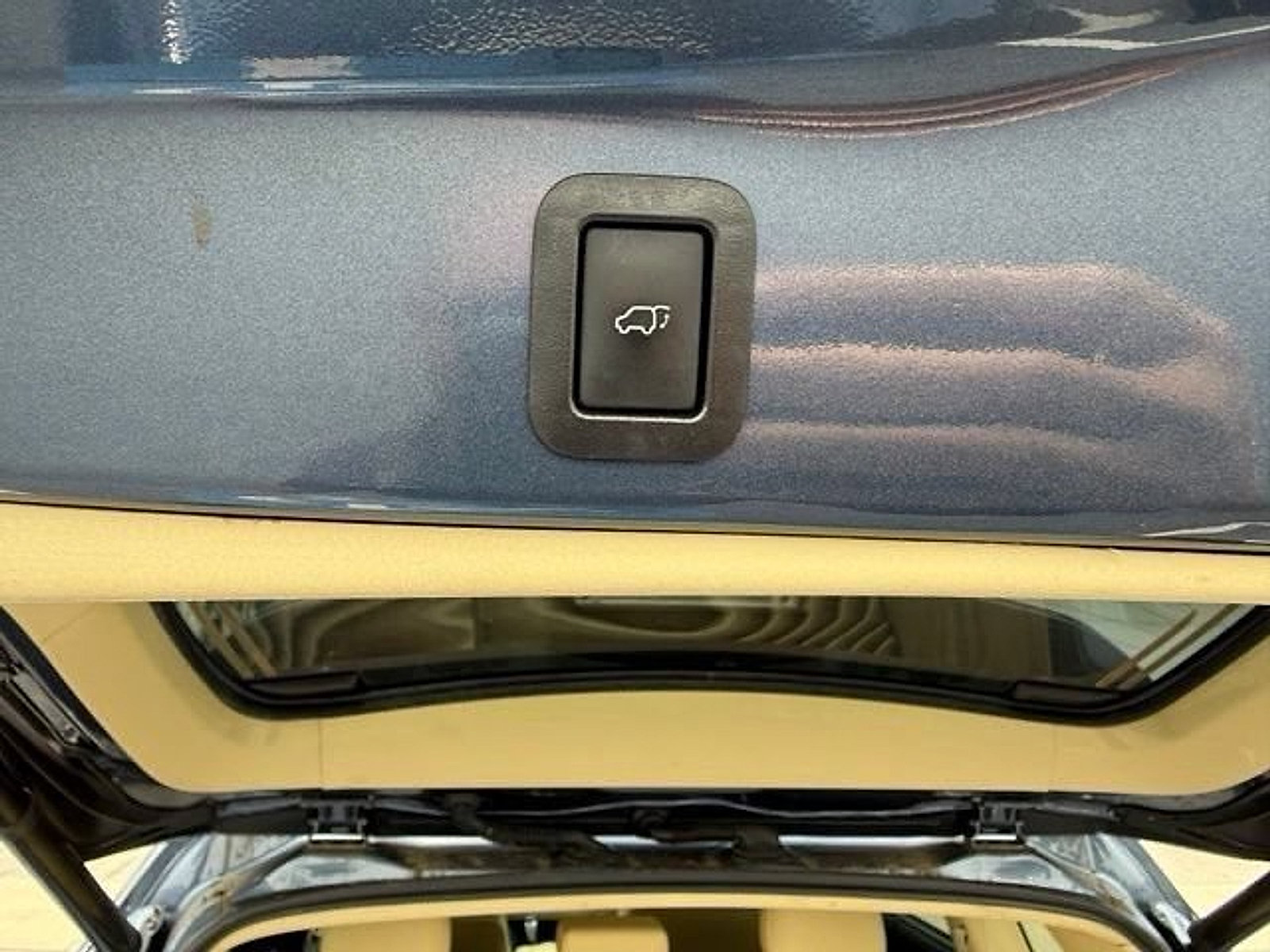 Used 2019 Toyota Highlander XLE AWD/4WD image 17
