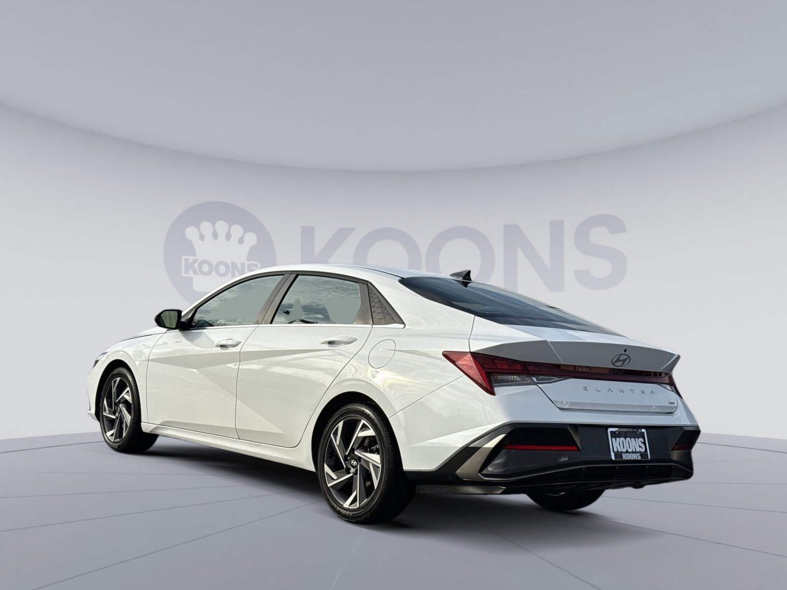 Certified 2025 Hyundai Elantra Limited image 4