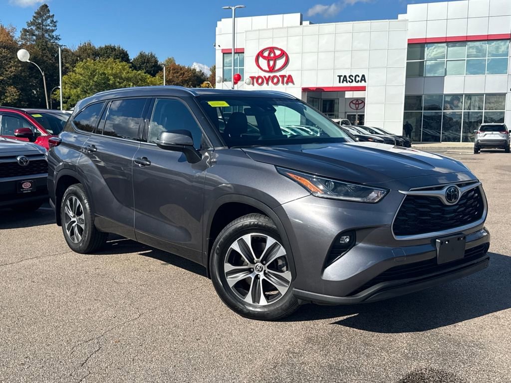 Used 2021 Toyota Highlander XLE