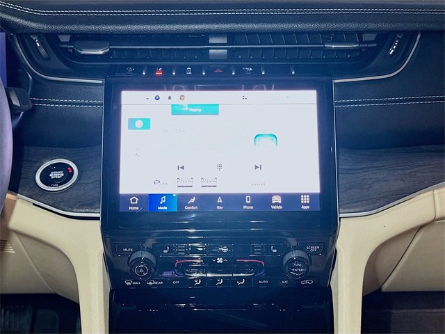 Used 2023 Jeep Grand Cherokee L Limited image 11