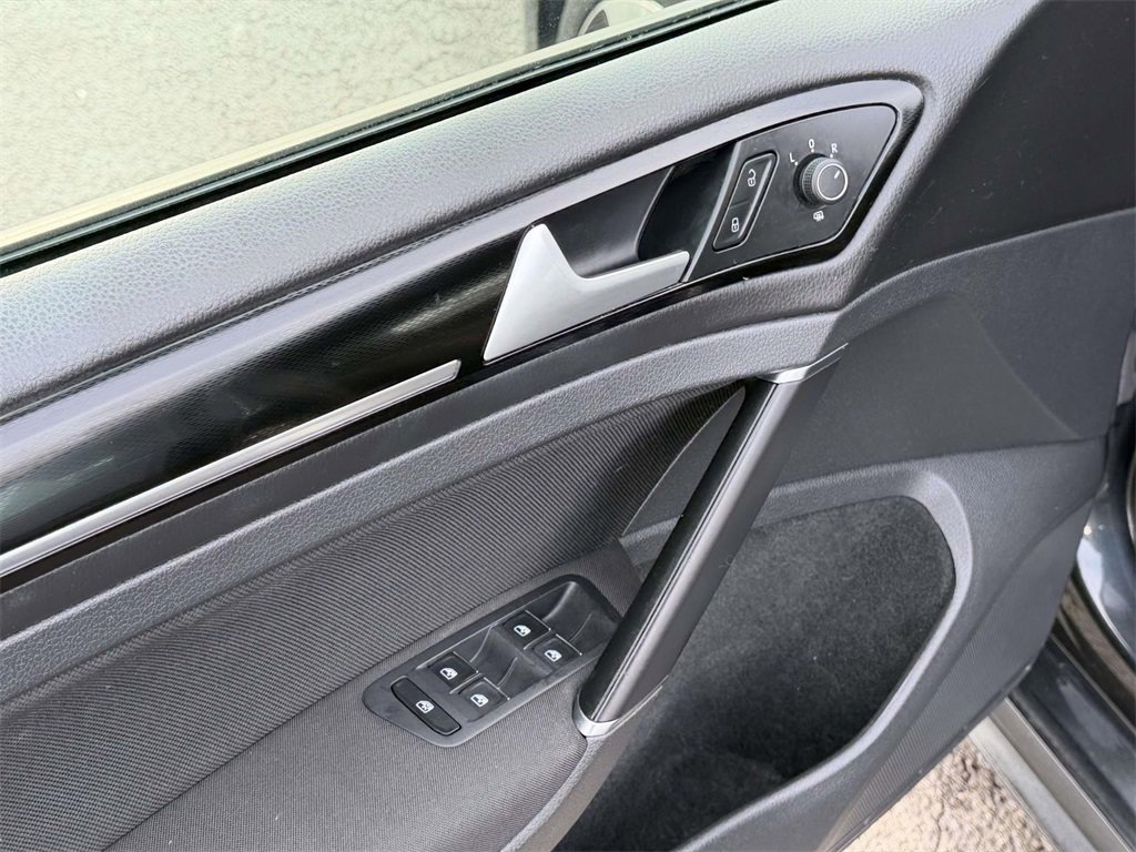 Used 2017 Volkswagen GTI S image 17