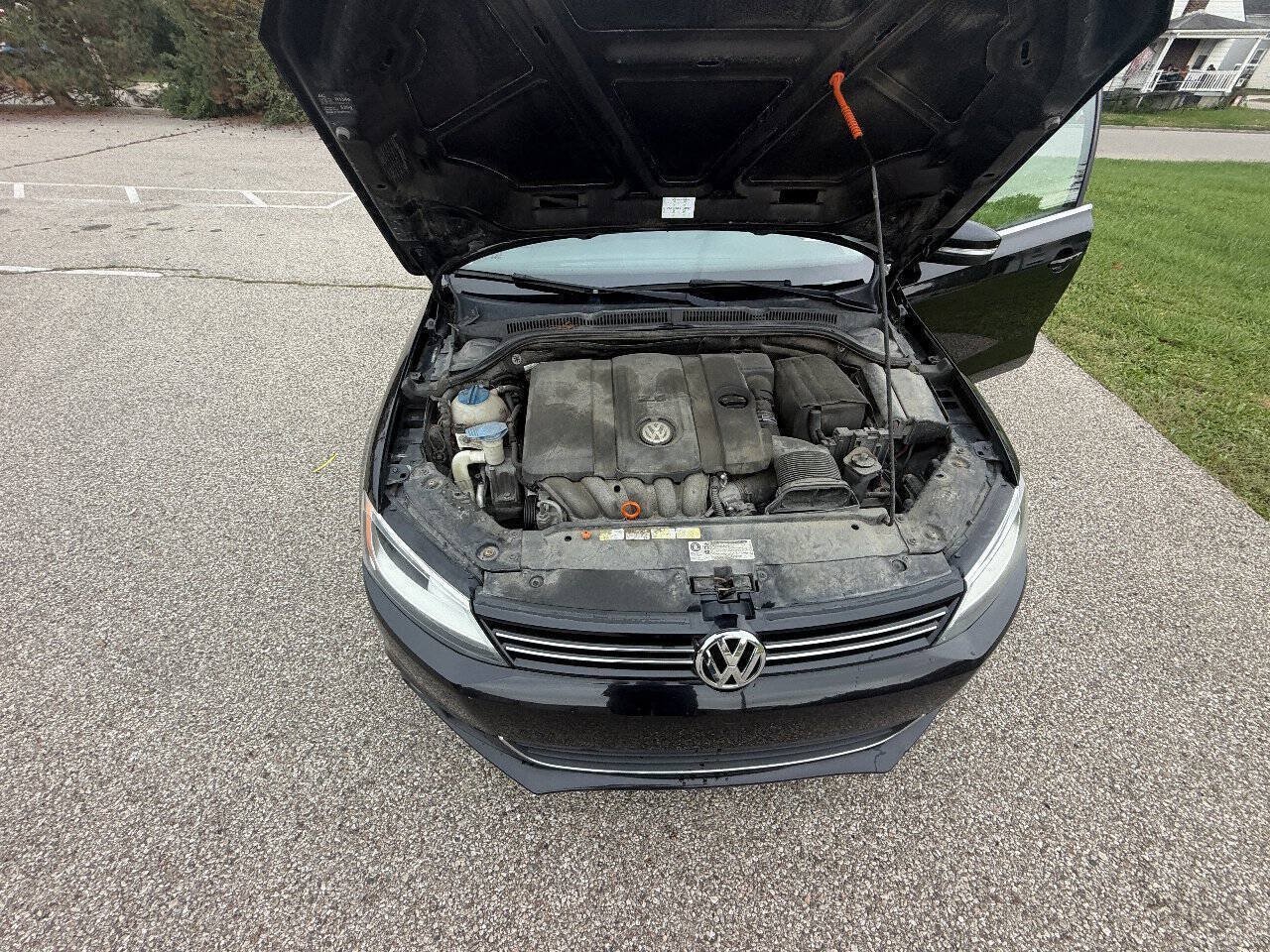 Used 2011 Volkswagen Jetta SEL FWD image 19