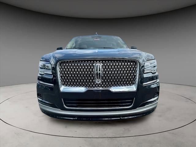 New 2024 Lincoln Navigator L Reserve AWD/4WD image 2