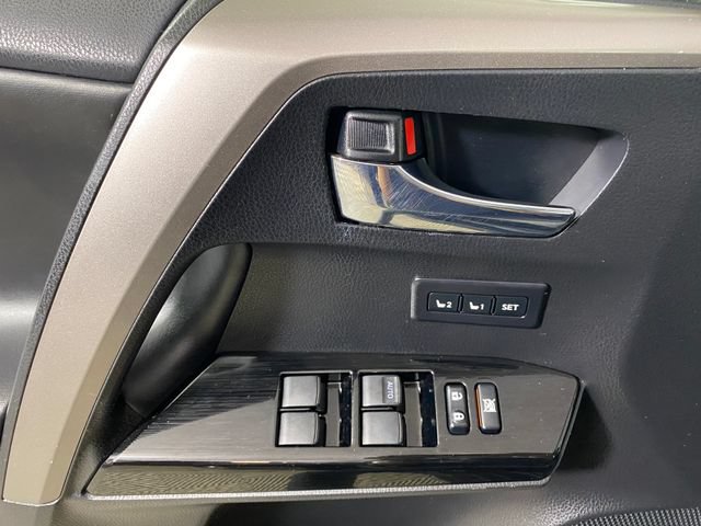 Used 2018 Toyota RAV4 Limited w/ Advanced Technology Package AWD/4WD image 21