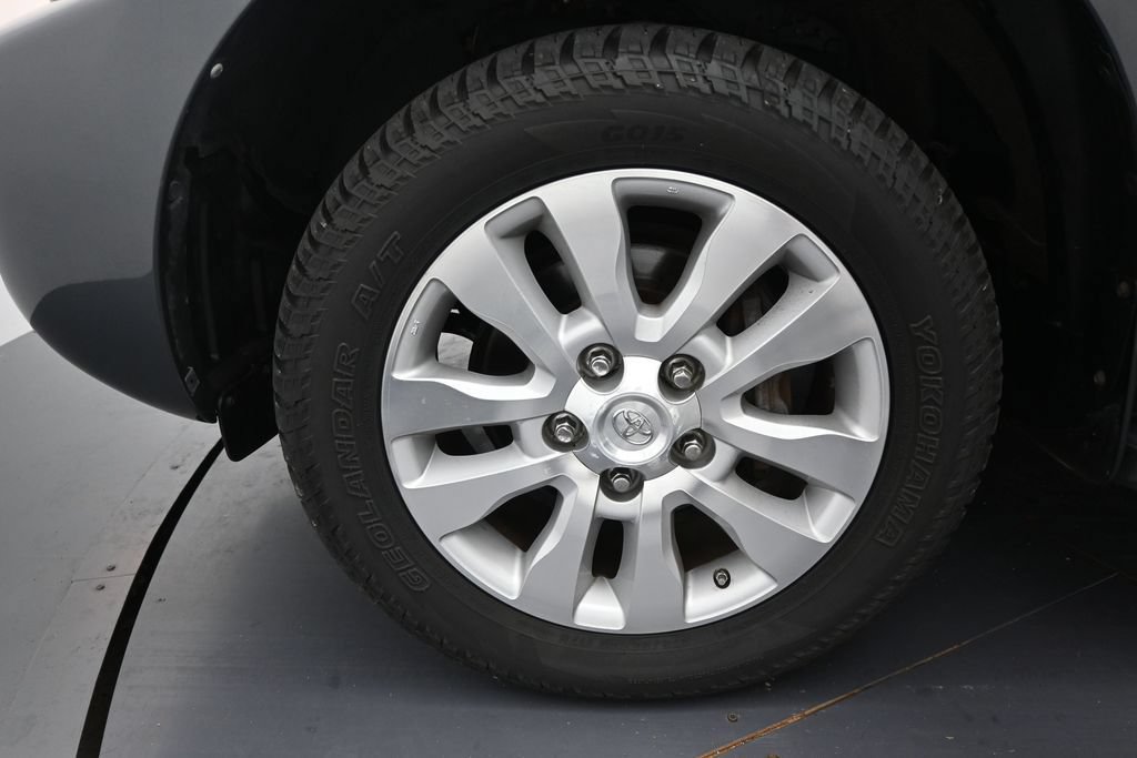 Used 2017 Toyota Sequoia Platinum AWD/4WD image 56