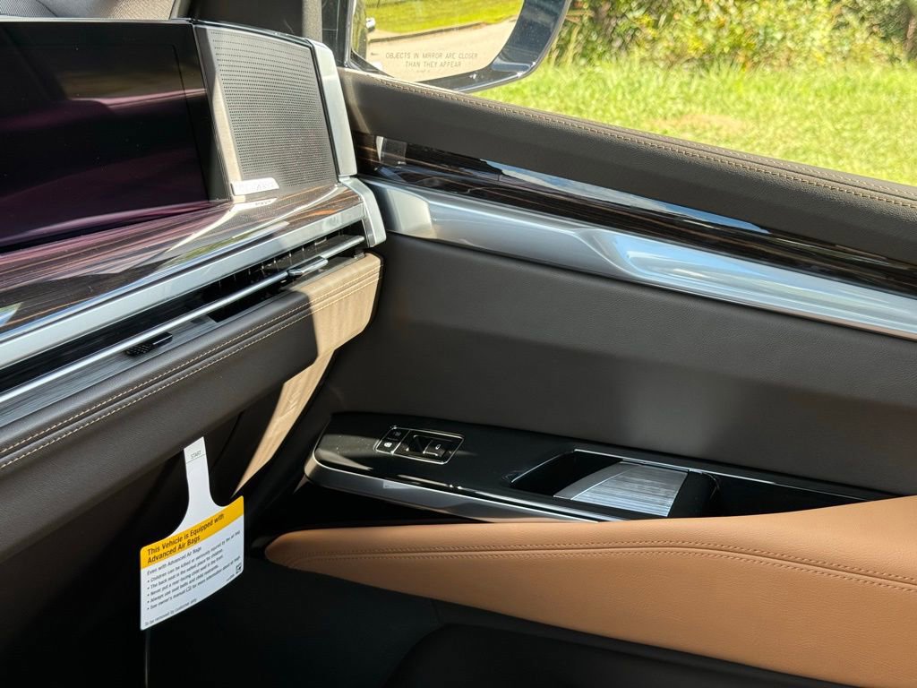 New 2026 Cadillac Escalade Luxury w/ LPO, Floor Liner Package image 34