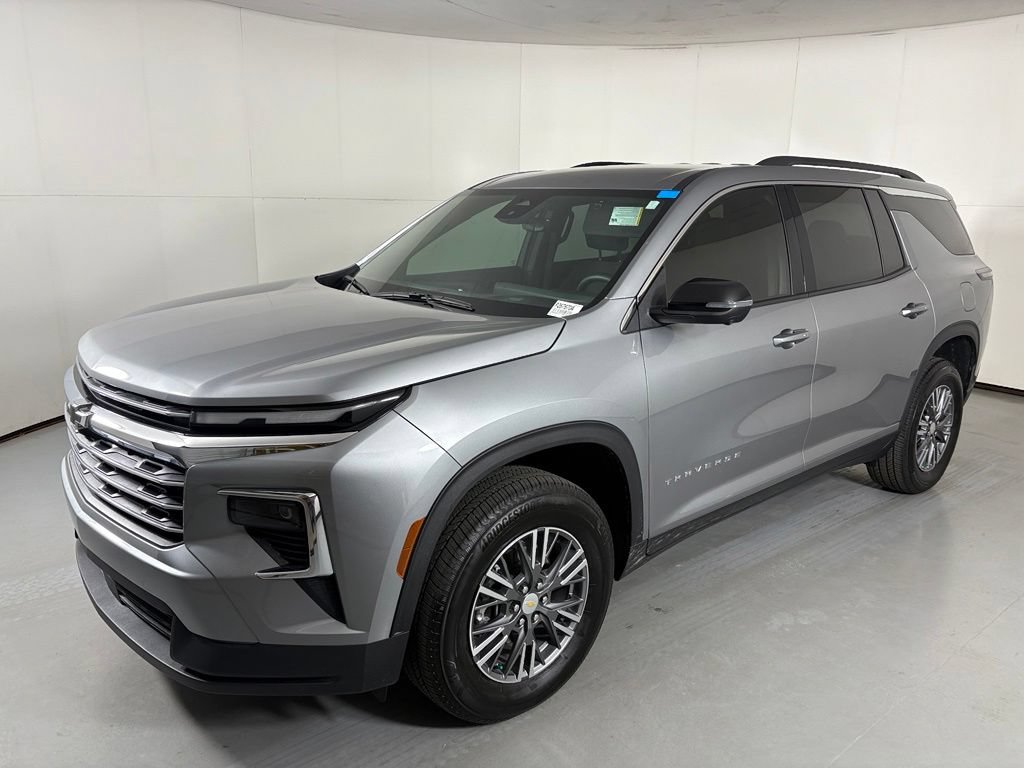 Certified 2026 Chevrolet Traverse LT w/ Driver Confidence Package FWD image 5