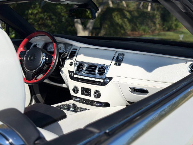 Used 2018 Rolls-Royce Dawn image 37