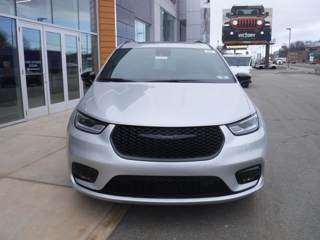 New 2026 Chrysler Pacifica Limited w/ S Appearance Package AWD/4WD image 6