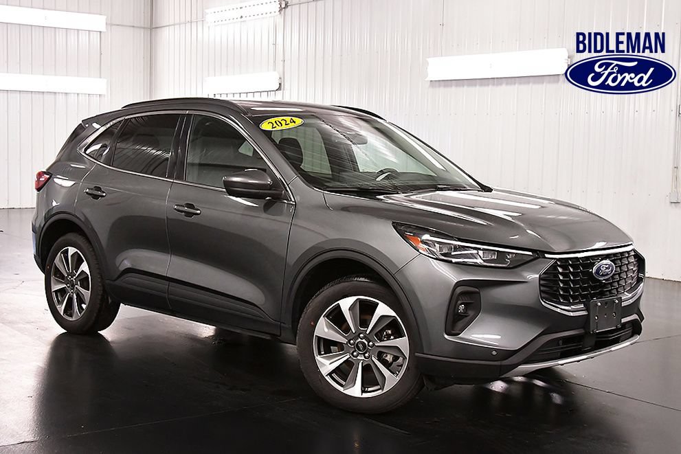 Used 2024 Ford Escape Platinum AWD/4WD image 1
