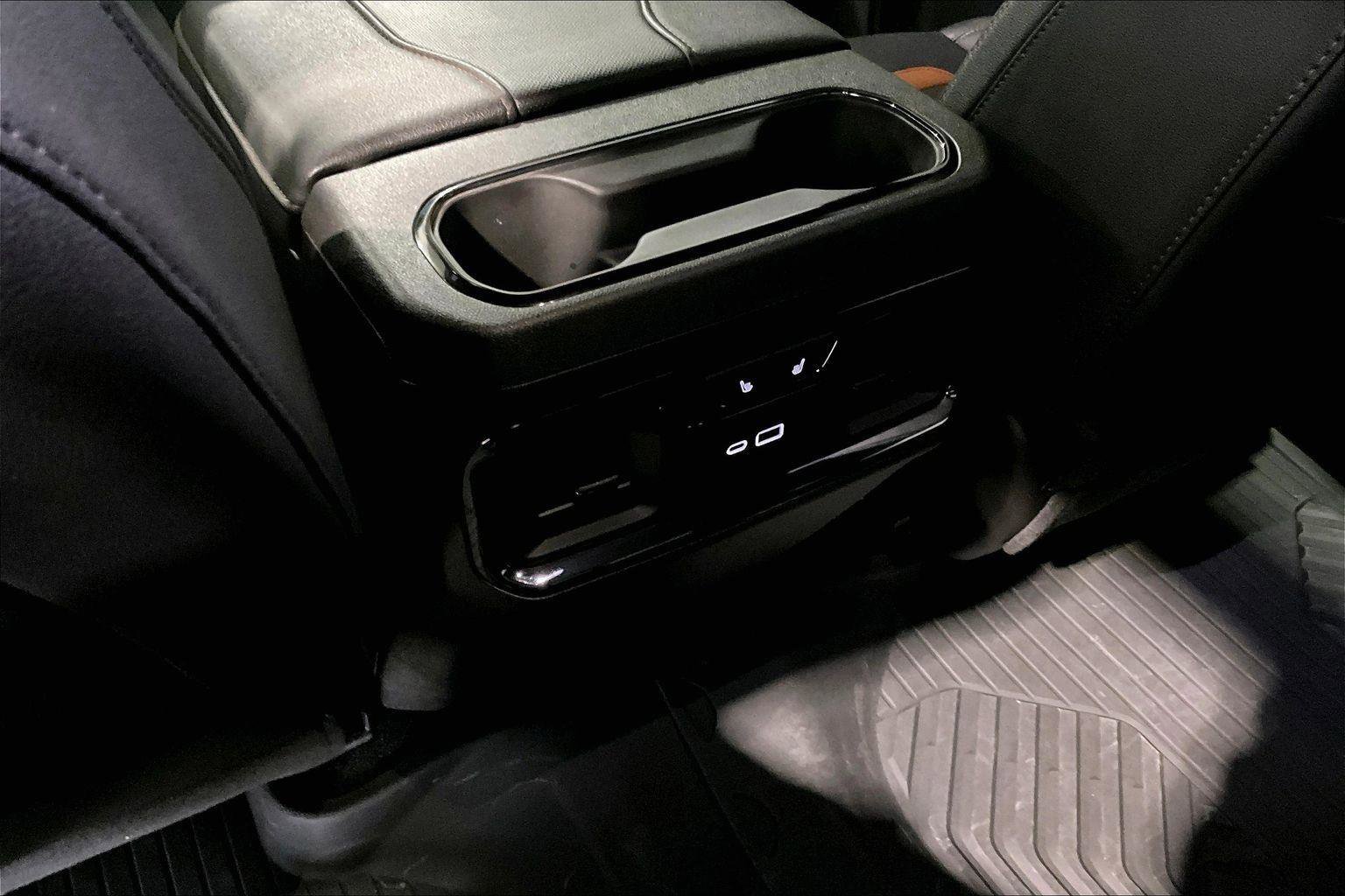 Used 2025 GMC Sierra 1500 AT4 w/ AT4 Premium Package image 34