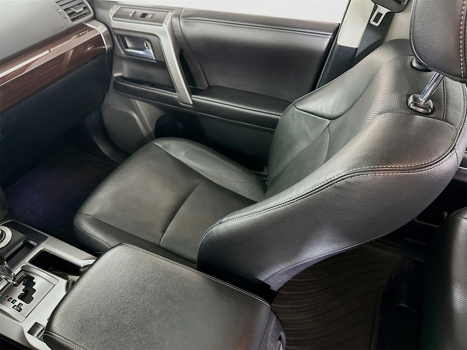 Used 2016 Toyota 4Runner Limited image 23