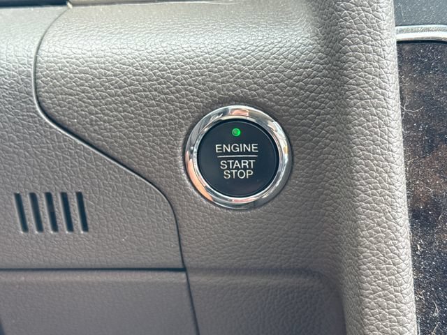 Used 2015 Lincoln Navigator 4WD image 26